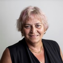 photo of Dr Kerry Hall